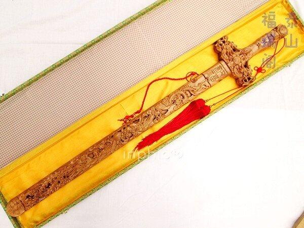 INPHIC-開光鏤空龍鳳呈祥正宗桃木木雕大劍 避邪促姻緣 送夫妻和諧符